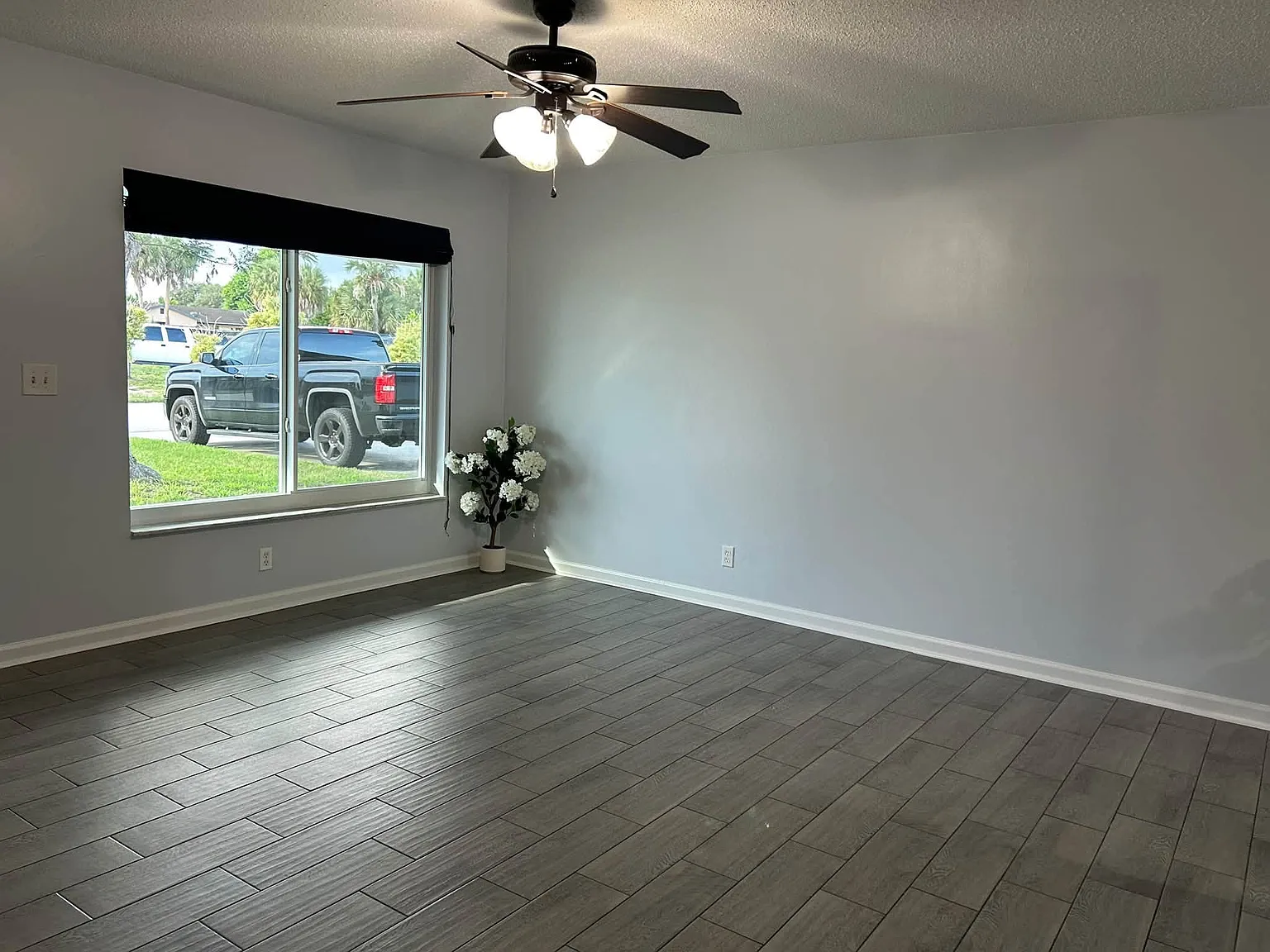 3 bed, 1100 sqft, $2,500 — Photo 4