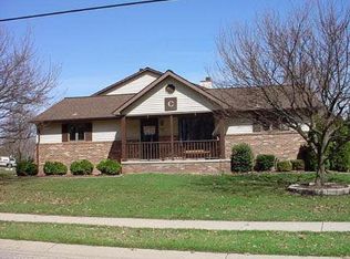 955 Woodlane Dr, Rochester, MI 48307