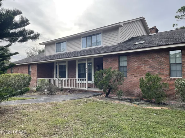 576 Pelican Bay Dr, Daytona Beach, FL 32119