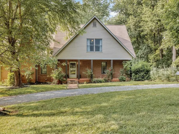 205 Hunting Ln, Goode, VA 24556