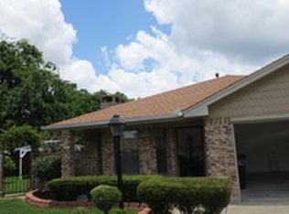 3946 Suncrest Dr, Groves, TX 77619