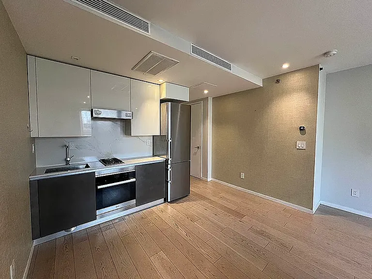 42-50 27th St #3D — Photo 4