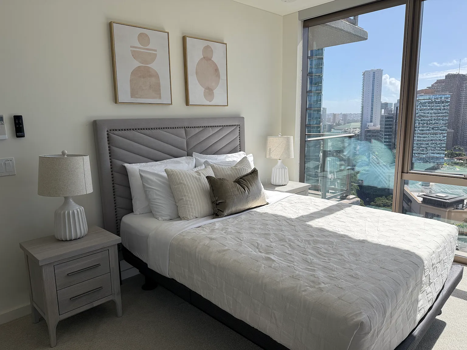 2 bed, 901 sqft, $5,600 — Photo 1