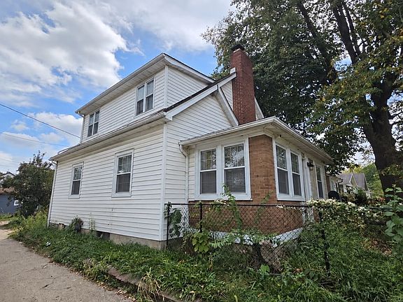 2nd image of 1735 N Oxford St