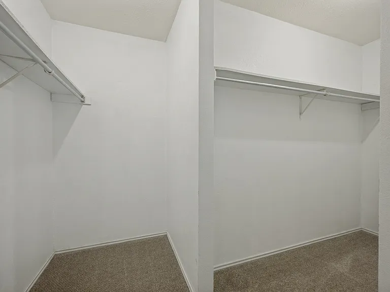 4128 Liverpool Dr — Photo 10
