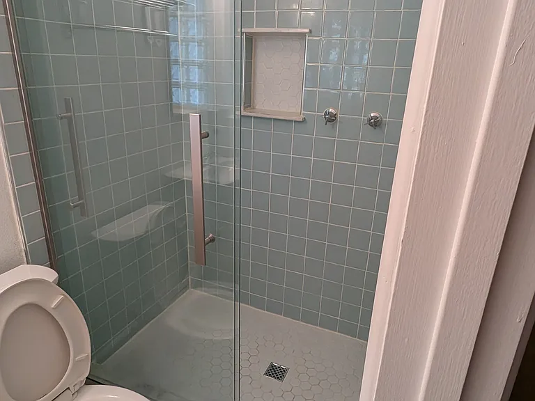 420 W Cheery Lynn Rd — Photo 16