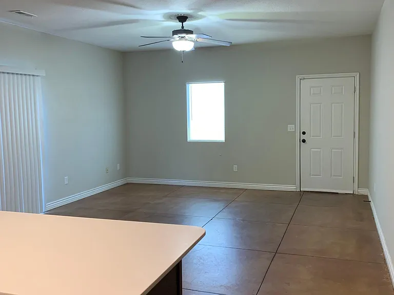 5564 S Victoria St — Photo 5