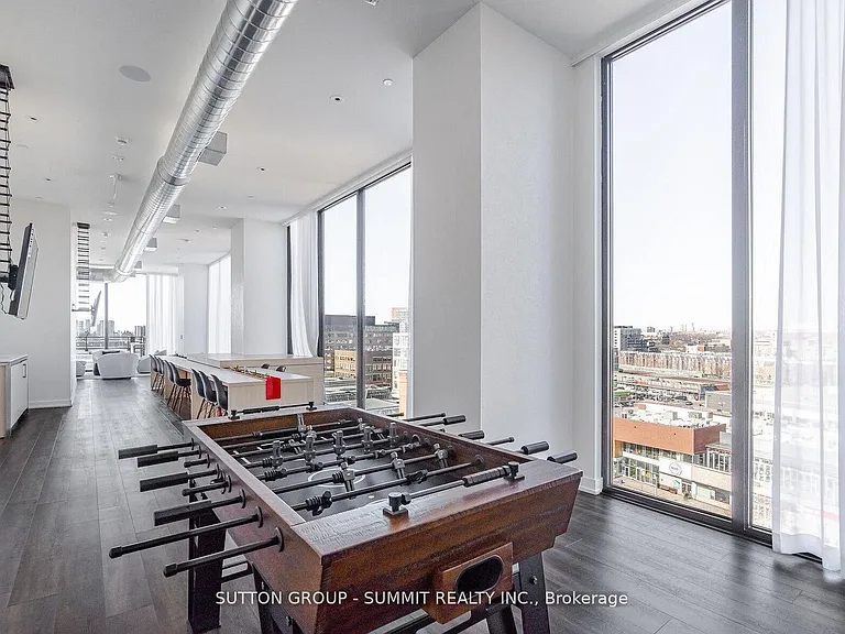 135 E Liberty St N #1507 — Photo 18