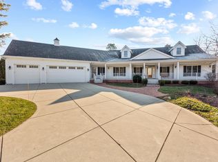 3955 W Mequon Rd, Mequon, WI 53092
