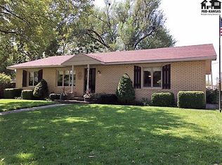 1705 N Harrison St, Hutchinson, KS 67502