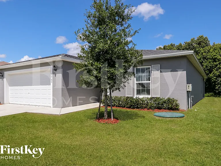 3765 SW Darby Ln — Photo 3