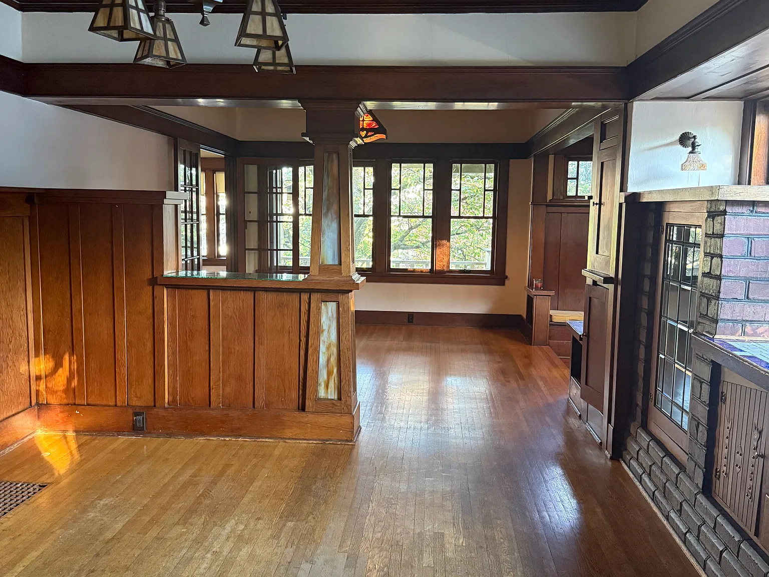 4 bed, 2.5 bath, 2110 sqft, $4,000 — Photo 4