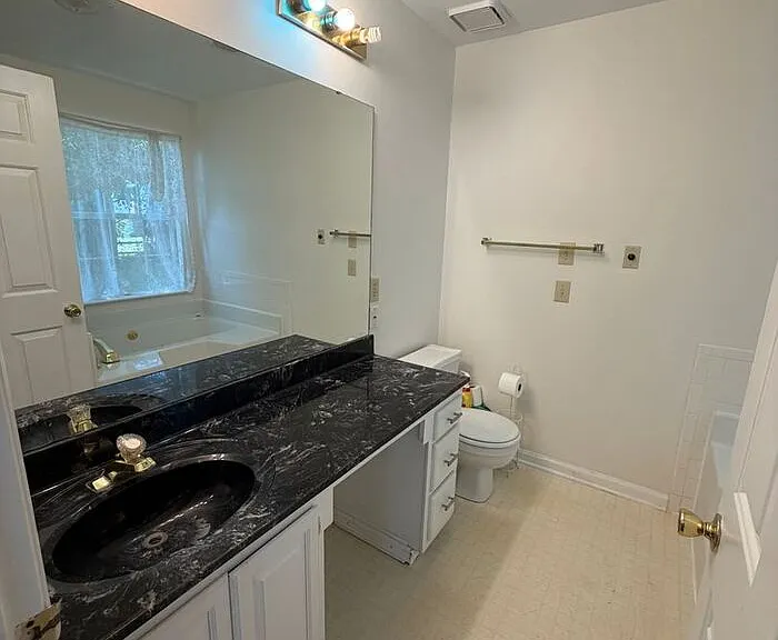 900 Gretna Green Dr — Photo 8