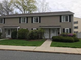 6 Village Green Ln APT 18, Natick, MA 01760