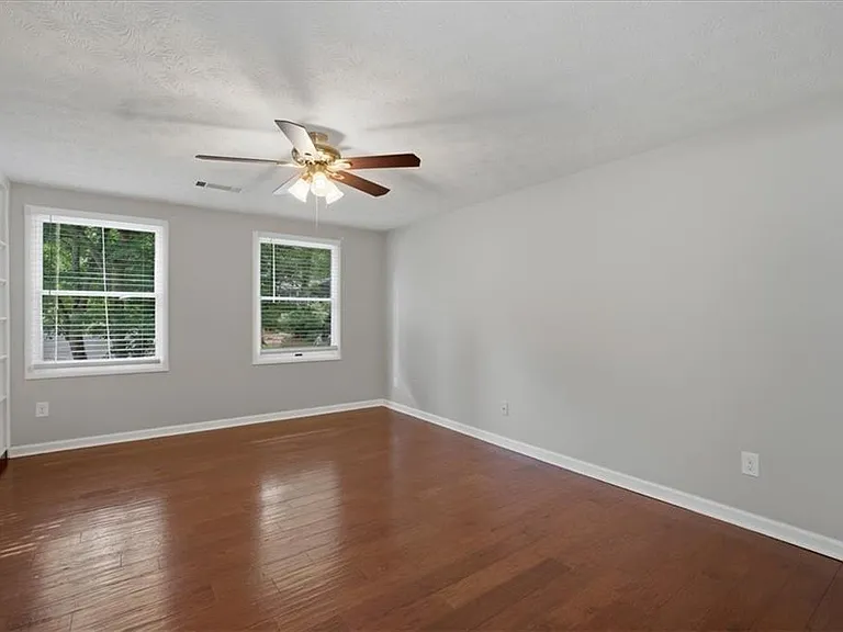 9470 Hillside Dr — Photo 21