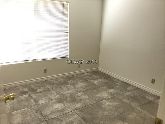 3rd image of 4794 Woodlake Ave