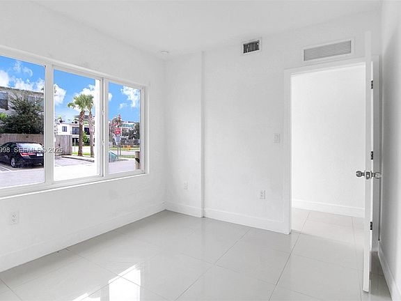 3rd image of 14462 SW 259th St
