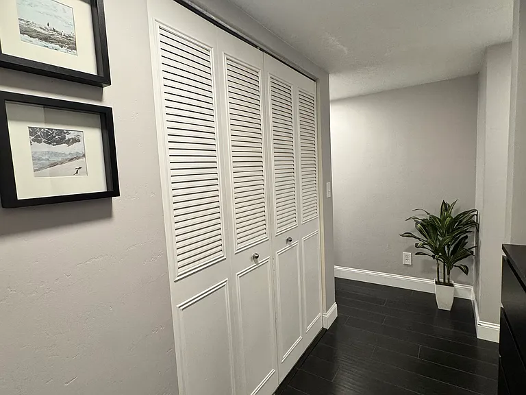 245 N Vine St #407 — Photo 22