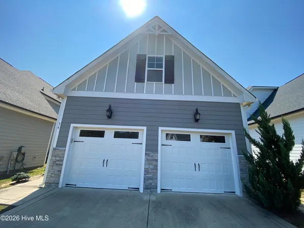 36 Spruce Hollow Circle, Spring Lake, NC 28390