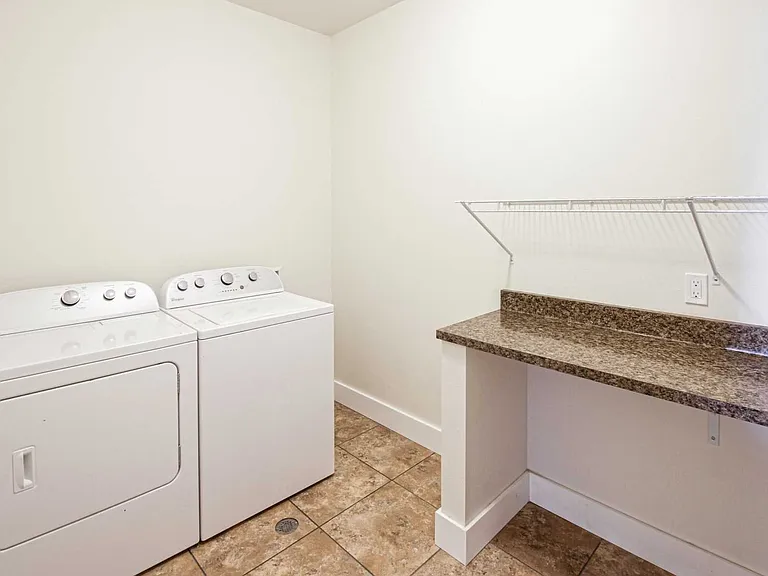 Auburn Ridge Apartments — Photo 19