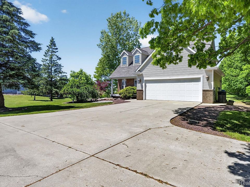 9055 Hegel Rd, photo 3