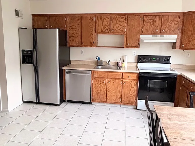 914 Merritt Dr #B — Photo 6