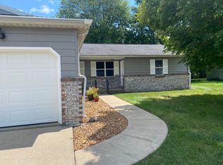 2438 Austin Dr, Springfield, IL 62704