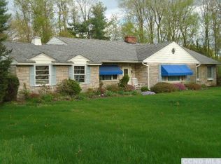10 Gaffney Ln, Kinderhook, NY 12106