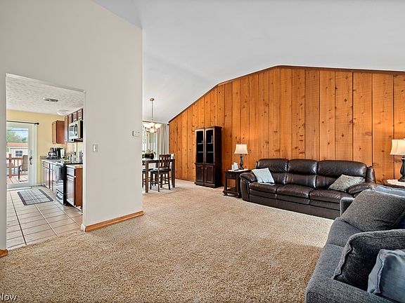 4th image of 6419 Hollywood Dr