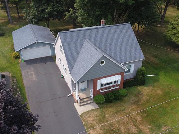 2nd image of 406 Deresch St