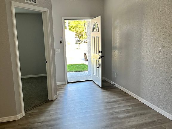 4th image of 507 Dorothy St #507