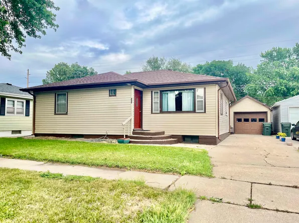 232 S Hubbard Ave, Minden, NE 68959