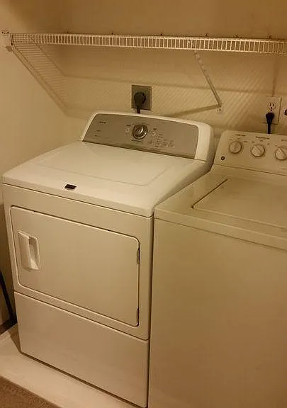 208 S 1050 W — Photo 8