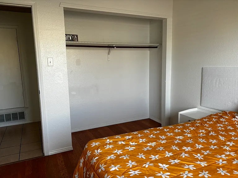 5465 Ridge St — Photo 12