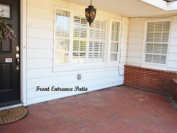 2nd image of 2202 W University Ave
