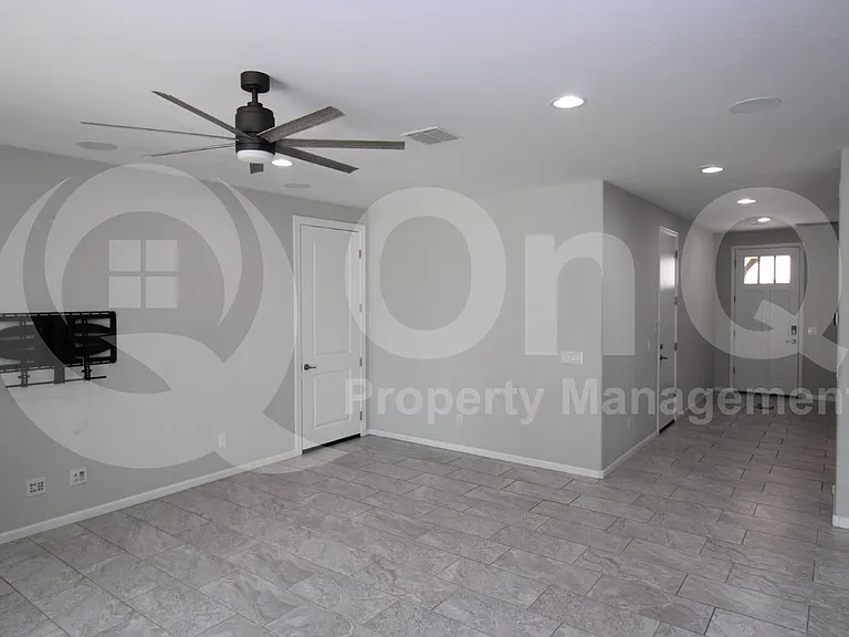 275 E Honeysuckle Pl — Photo 7