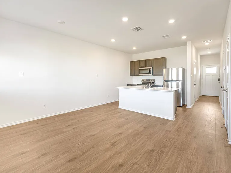 318 Tall Cedar Way — Photo 5