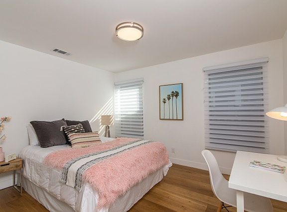 5th image of 3538 Kelton Ave