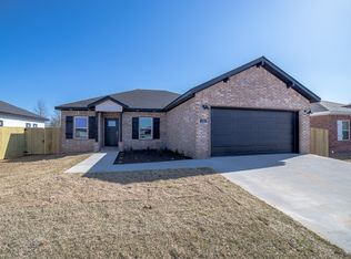 231 Williams Ct, Centerton, AR 72719