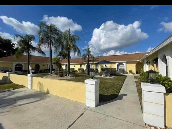 2nd image of 833 Cape Coral Pkwy W