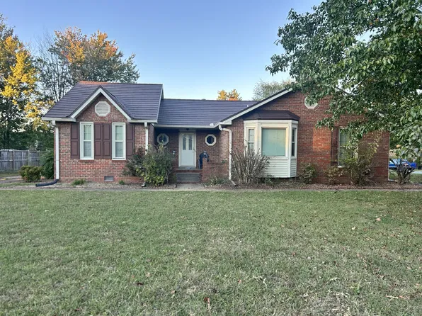 1182 Woodbridge Dr, Clarksville, TN 37042