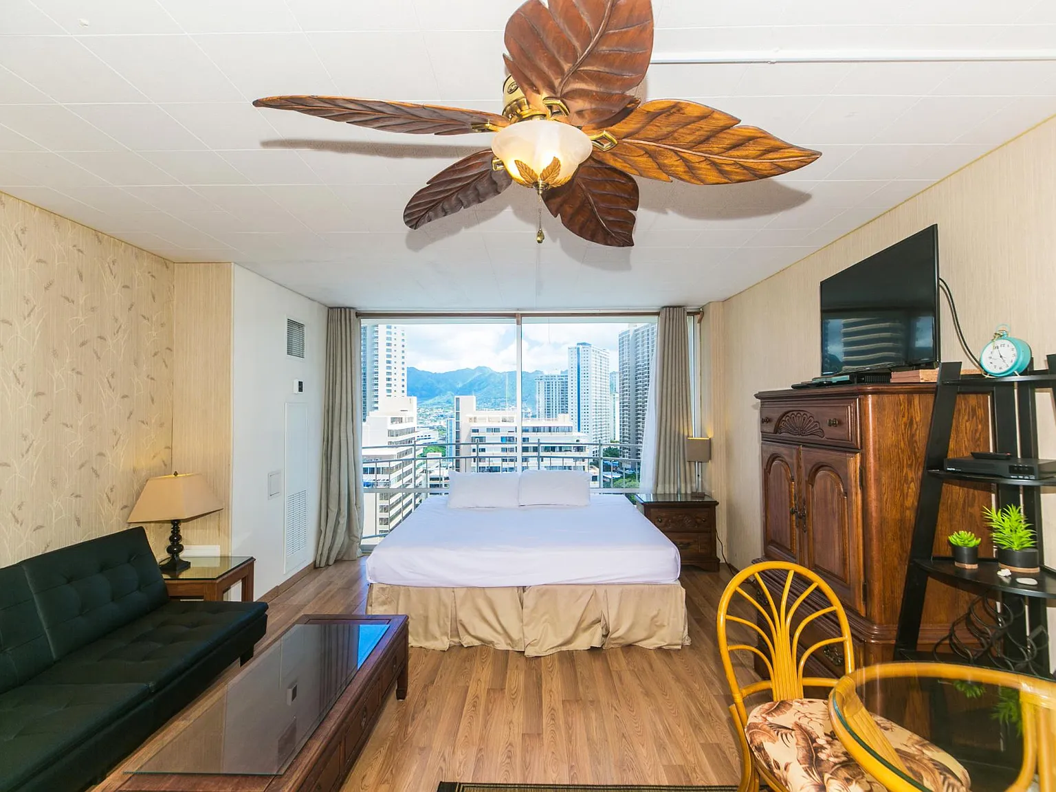 Studio, 427 sqft, $2,200 — Photo 3