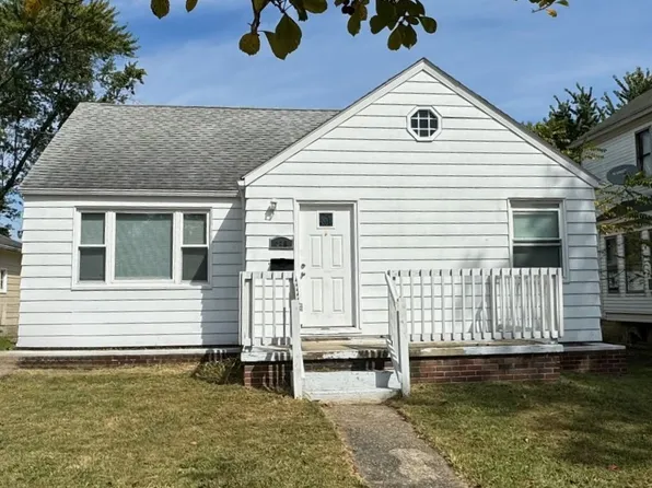 876 W Spruce Ave, Ravenna, OH 44266