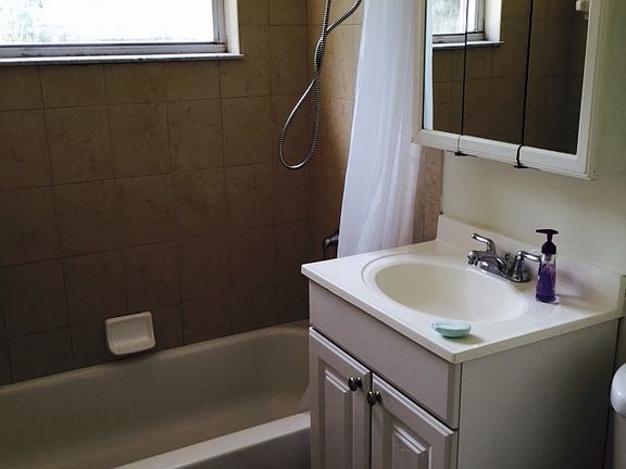 2nd image of 5054 Woodland Dr