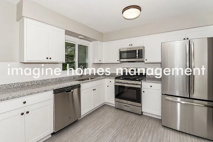 4 bed, 2.0 bath, 1850 sqft, $2,795 — Photo 4
