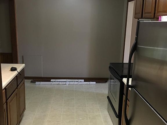 5th image of 3058 S Millwood Ave