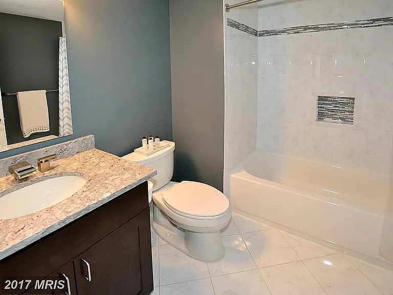 20156 Valhalla Sq — Photo 10