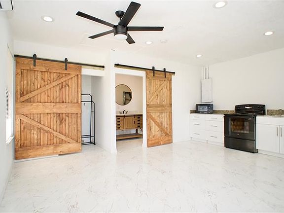 2nd image of 607 SW Lucero Dr #2