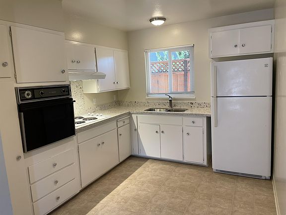 3rd image of 1156 W Hamilton Ave #1