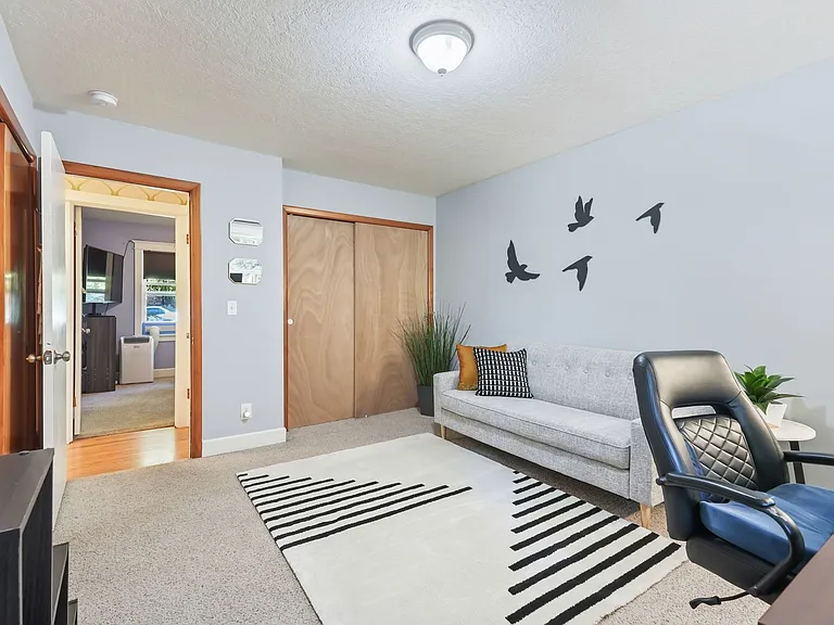 5530 SW Logan Ct — Photo 31